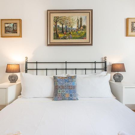 Apartment On Shopping Street Кальярі Екстер'єр фото