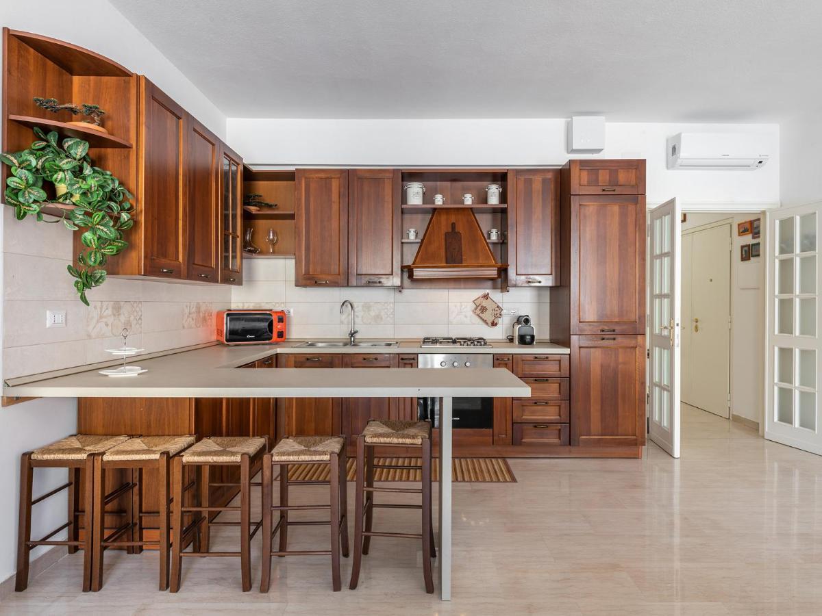 Apartment On Shopping Street Кальярі Екстер'єр фото