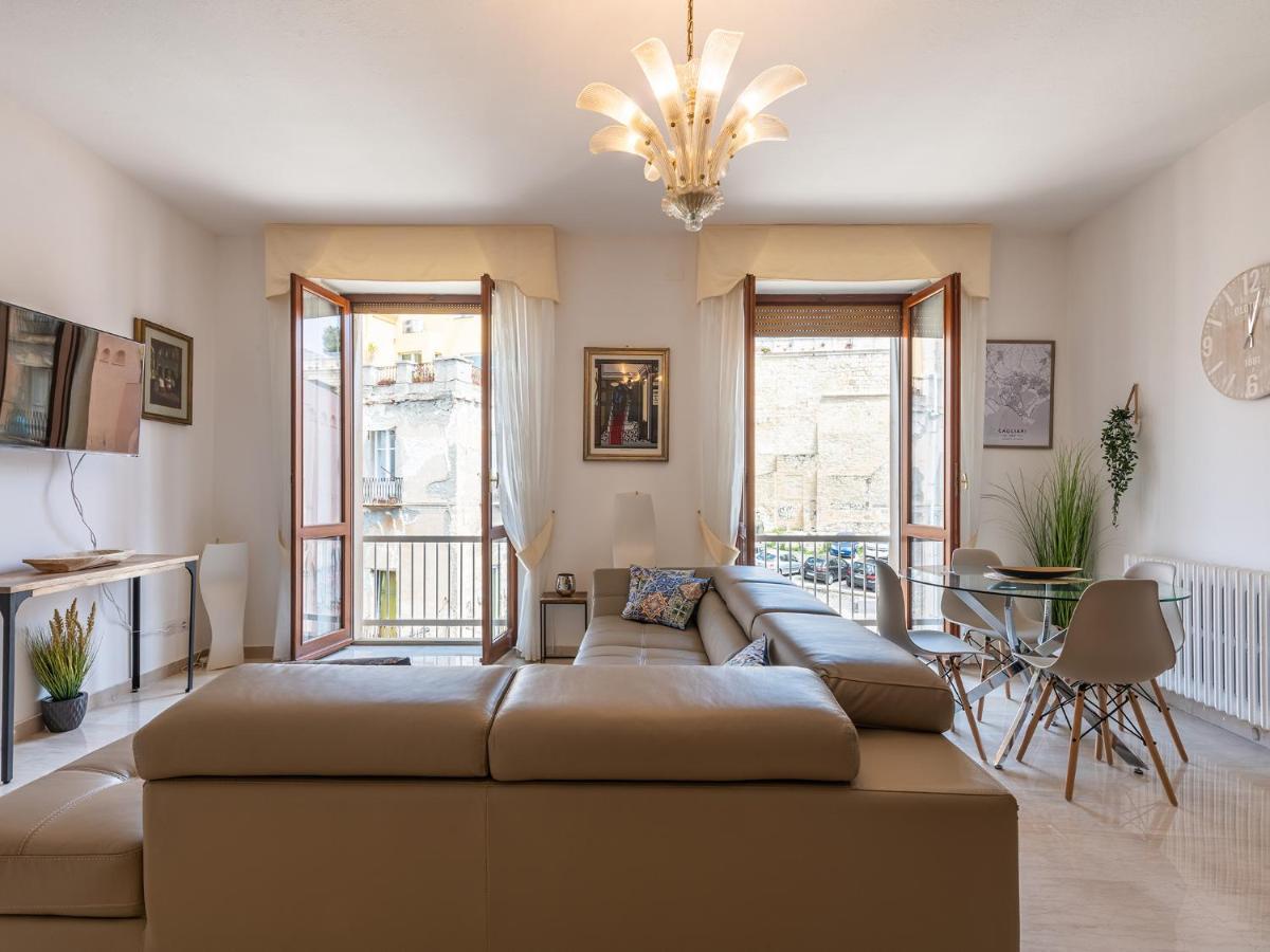 Apartment On Shopping Street Кальярі Екстер'єр фото