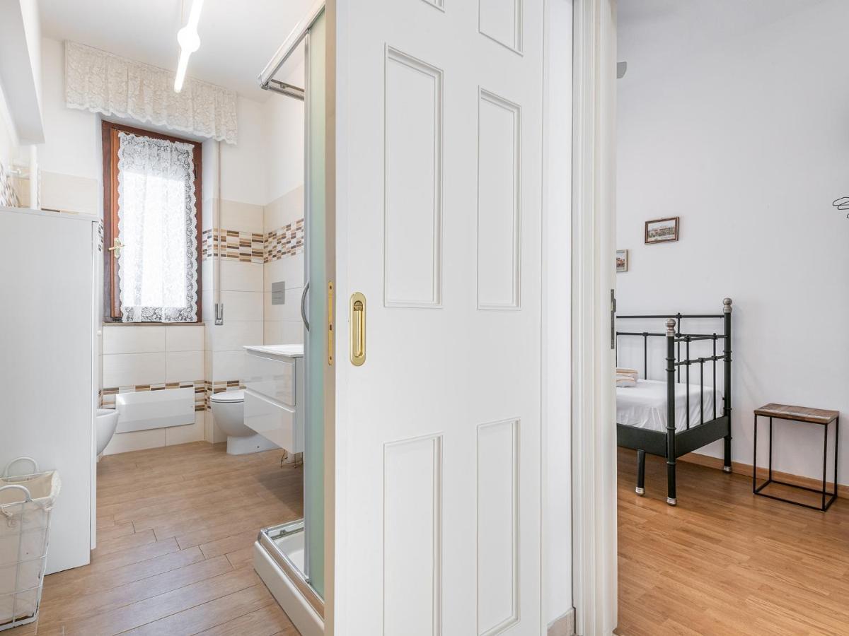 Apartment On Shopping Street Кальярі Екстер'єр фото
