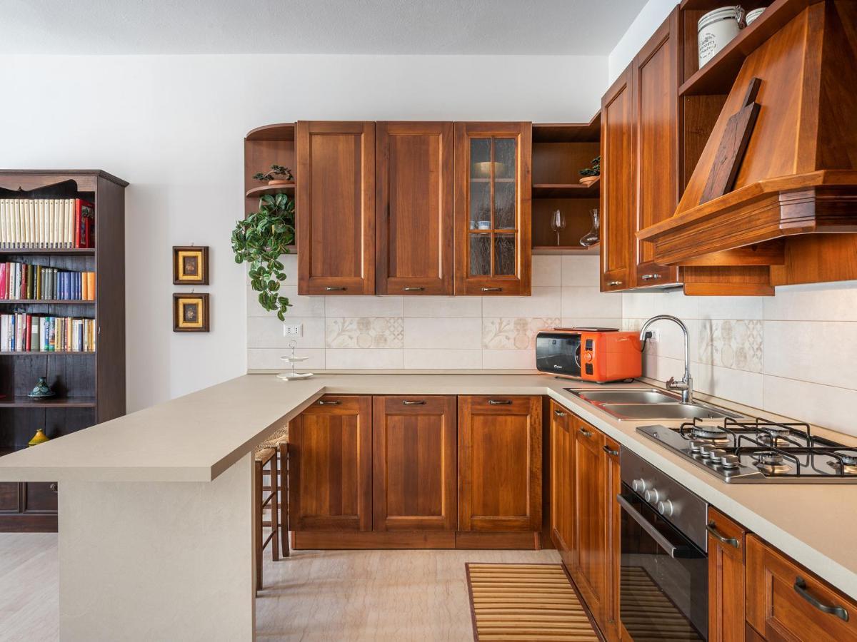 Apartment On Shopping Street Кальярі Екстер'єр фото